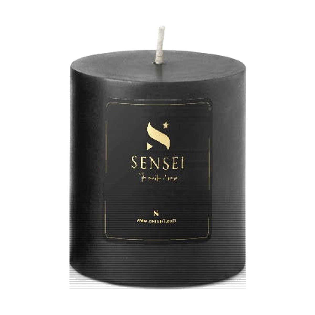 נר יצוק SENSEI | שחור | פצ'ולי SENSEI על רקע לבן